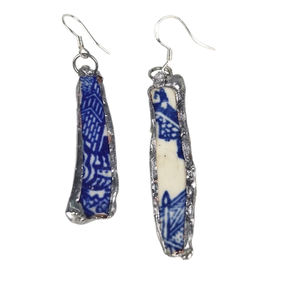 Handcrafted Blue Willow China Bar Earrings Silver-Plated Fish Hook Dangles - Picture 1 of 2